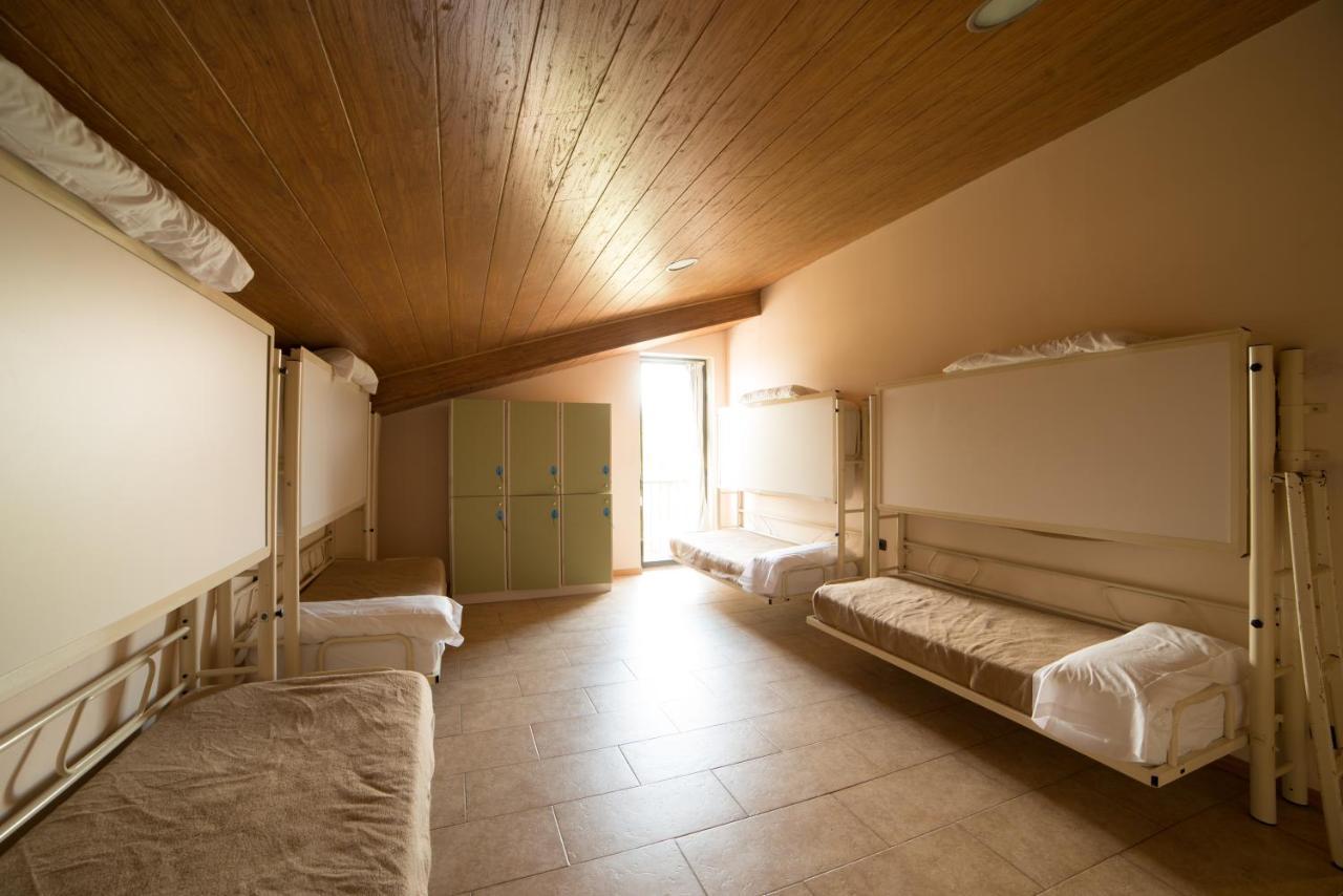 Abrigall Hostel Masella Exterior photo